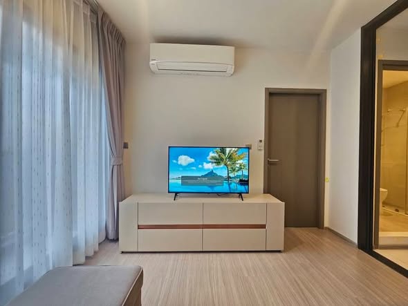 bedroom and room interior of Life Asoke Hype