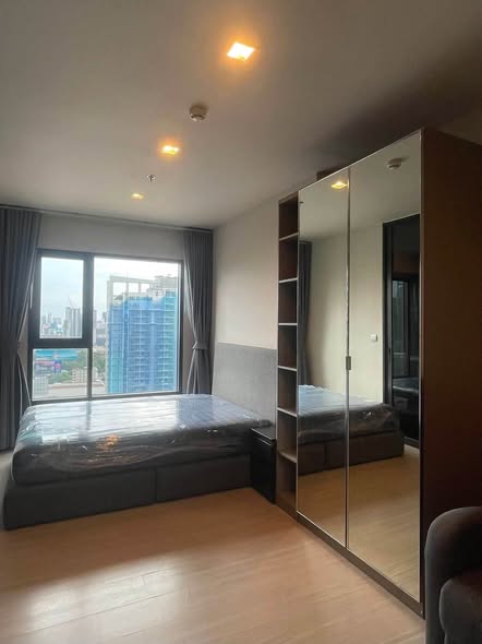 bedroom and room interior of Life Asoke Hype