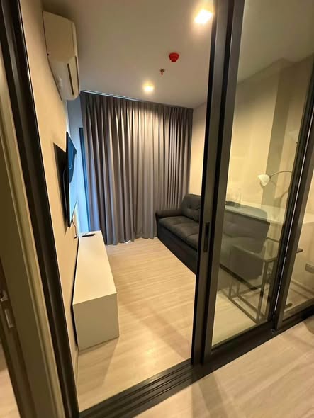 bedroom and room interior of Life Asoke Hype
