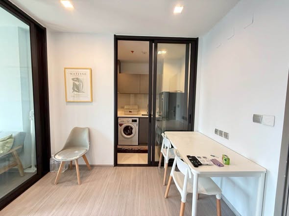 bedroom and room interior of Life Asoke Hype