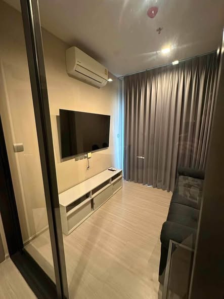 bedroom and room interior of Life Asoke Hype