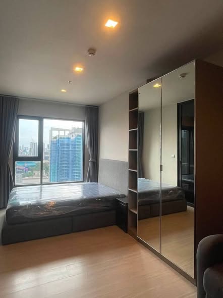 bedroom and room interior of Life Asoke Hype