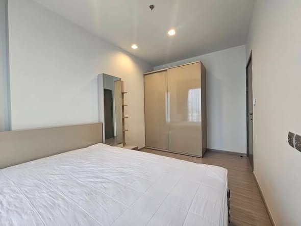 bedroom and room interior of Life Asoke Hype