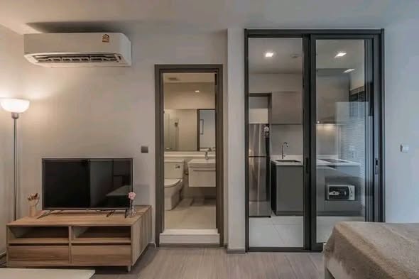 bedroom and room interior of Life Asoke Hype
