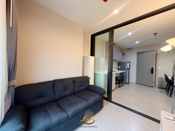bedroom and room interior of Life Asoke Hype