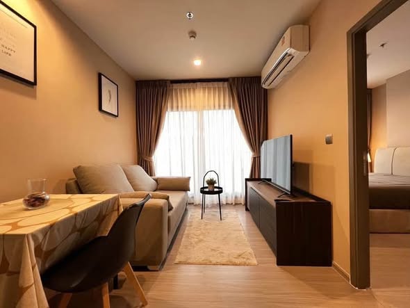 living room and bedroom of Life Asoke Hype