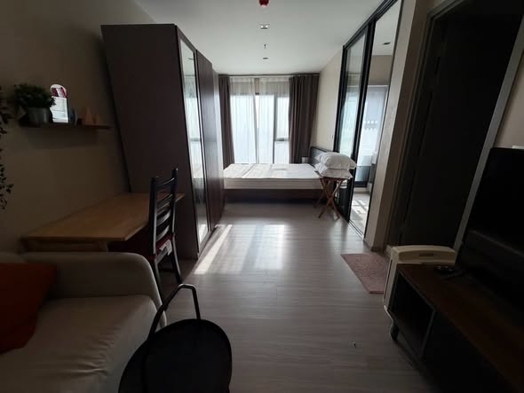 living room and bedroom of Life Asoke Hype