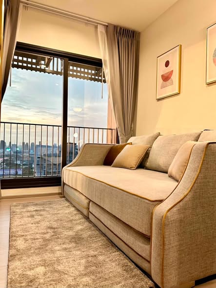 living room and bedroom of Life Asoke Hype