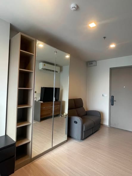 room interior of Life Asoke Hype