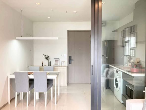 room interior of Life Asoke Hype