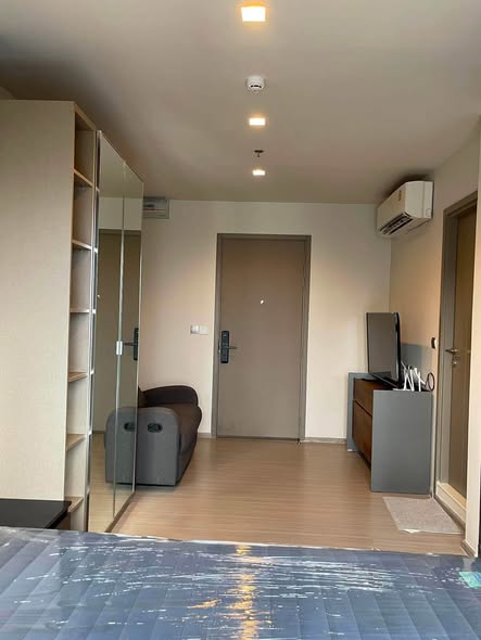 room interior of Life Asoke Hype