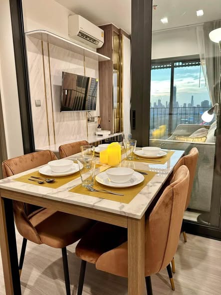 room interior of Life Asoke Hype