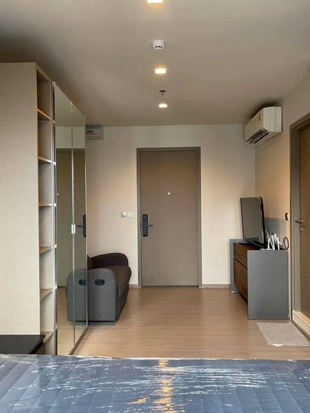 room interior of Life Asoke Hype