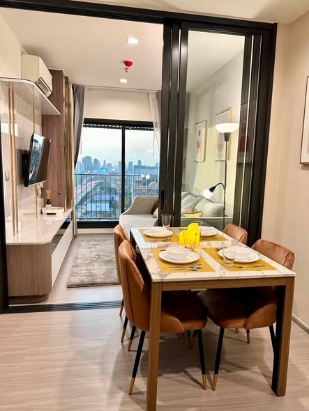 room interior of Life Asoke Hype