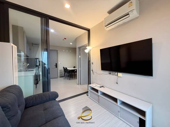 room interior of Life Asoke Hype