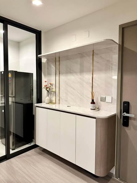 room interior and bathroom of Life Asoke Hype