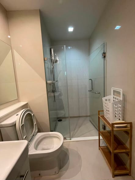 room interior and bathroom of Life Asoke Hype