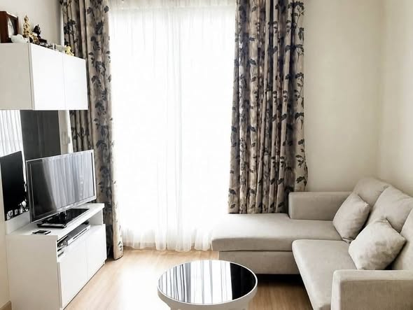 bedroom and living room of Life@ Lat Phrao 18