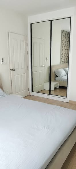 bedroom and room interior of Life@ Lat Phrao 18