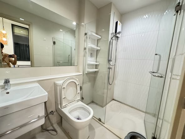bathroom of Life One Wireless