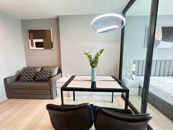 bedroom of Life One Wireless