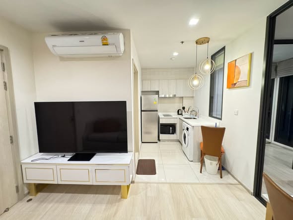 bedroom of Life One Wireless