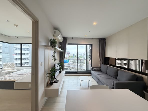 bedroom of Life One Wireless