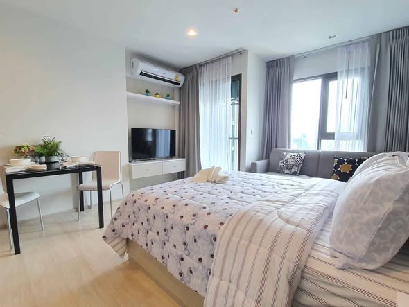 bedroom of Life One Wireless