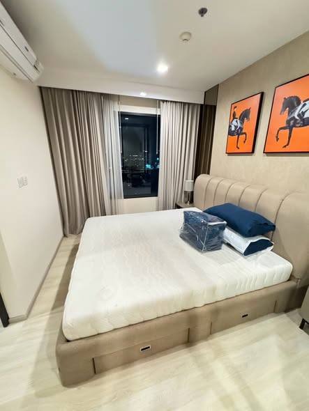bedroom of Life One Wireless