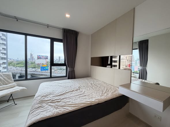 bedroom of Life One Wireless