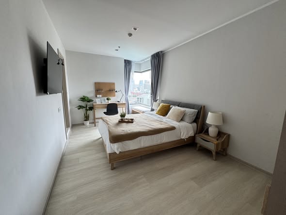 bedroom of Life One Wireless