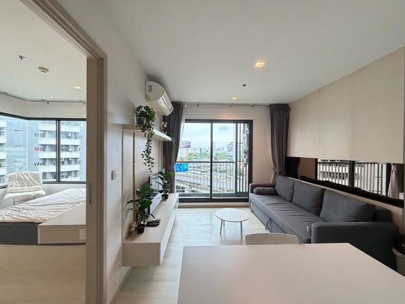 bedroom of Life One Wireless