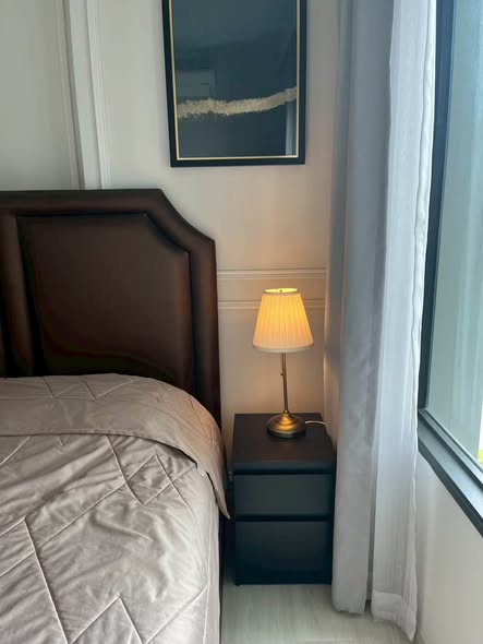 bedroom of Life One Wireless
