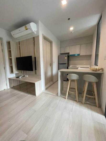 bedroom of Life One Wireless