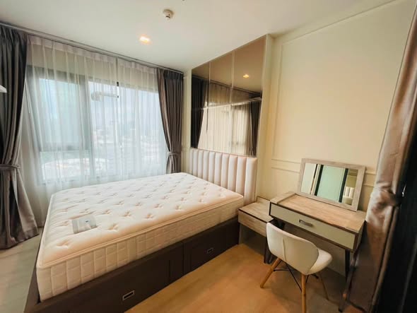bedroom of Life One Wireless