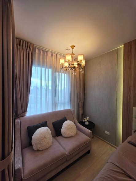 bedroom of Life One Wireless
