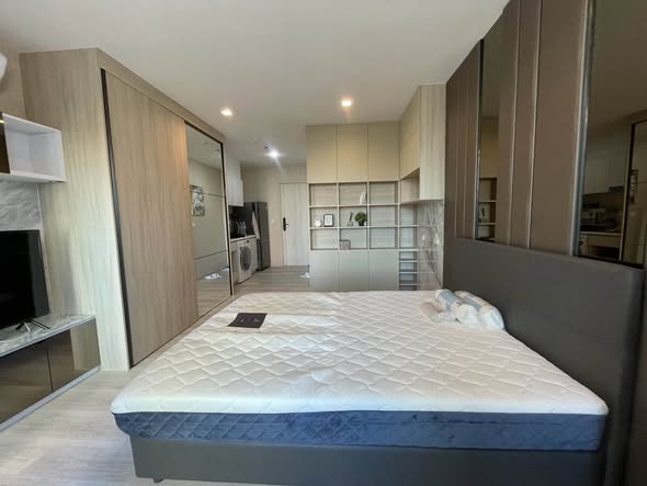 bedroom of Life One Wireless