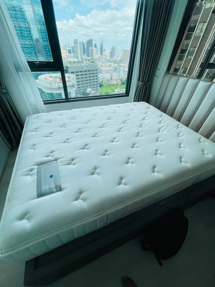 bedroom of Life One Wireless