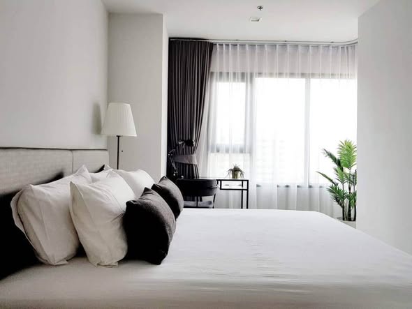 bedroom of Life One Wireless