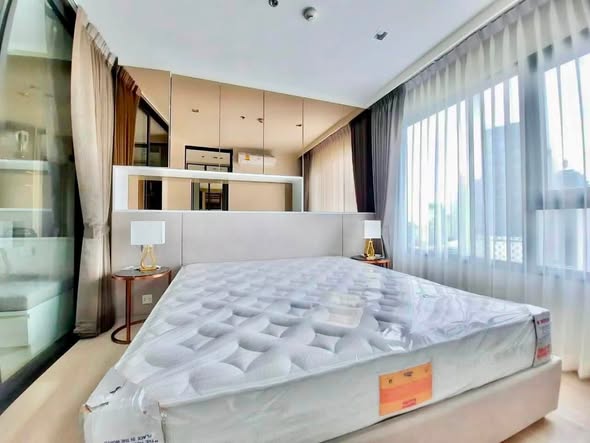 bedroom of Life One Wireless