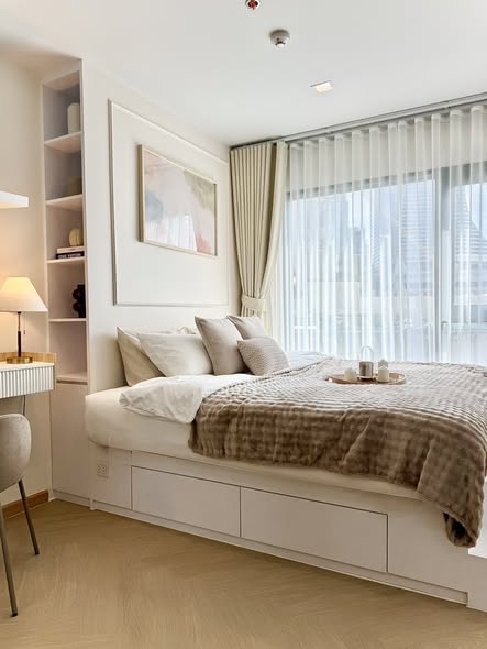 bedroom of Life One Wireless
