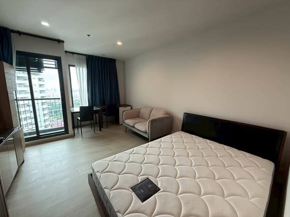 bedroom of Life One Wireless