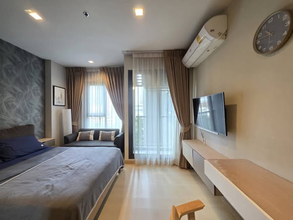 bedroom of Life One Wireless