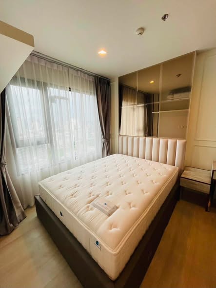 bedroom of Life One Wireless