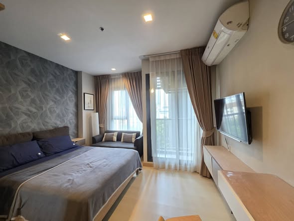 bedroom of Life One Wireless