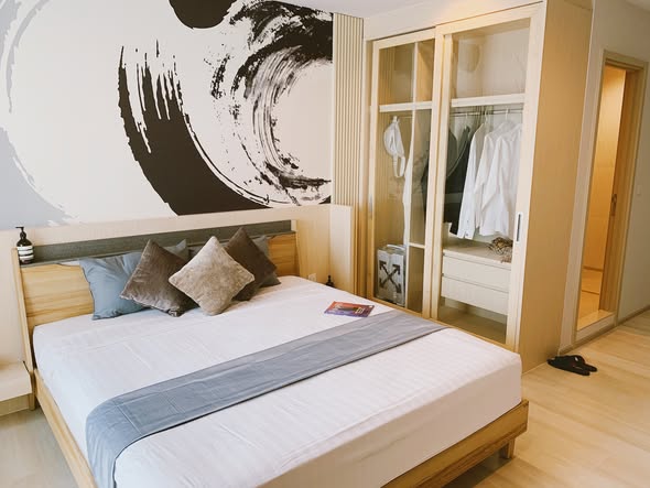 bedroom of Life One Wireless
