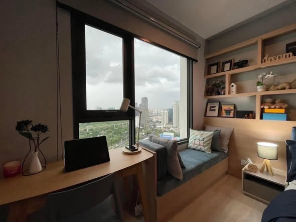 bedroom of Life One Wireless
