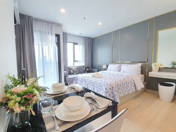 bedroom of Life One Wireless