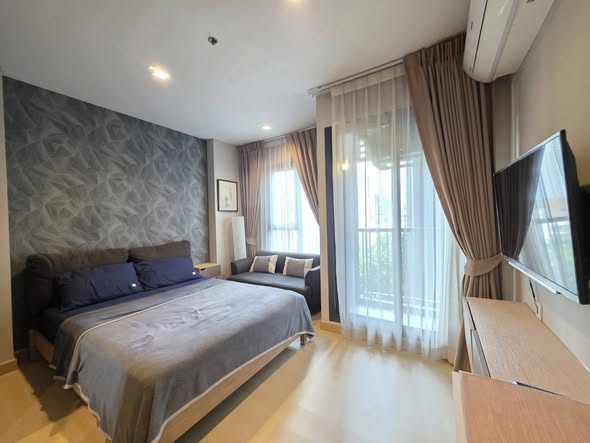 bedroom of Life One Wireless