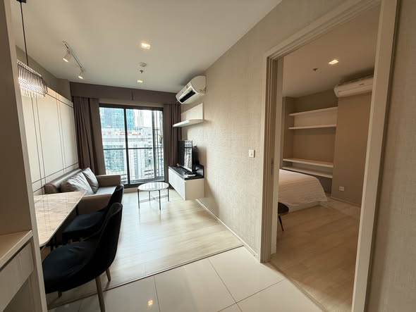 bedroom of Life One Wireless